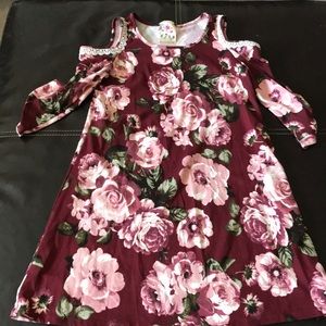 Girls dress with shoulder Cutouts